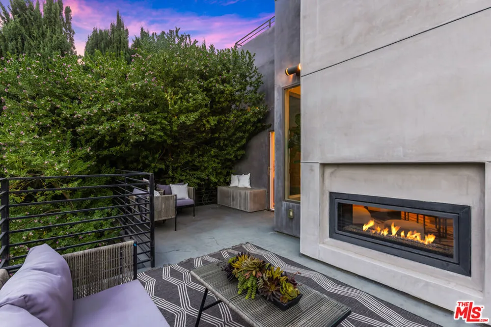 418 Wren Drive Los Angeles, CA 90065