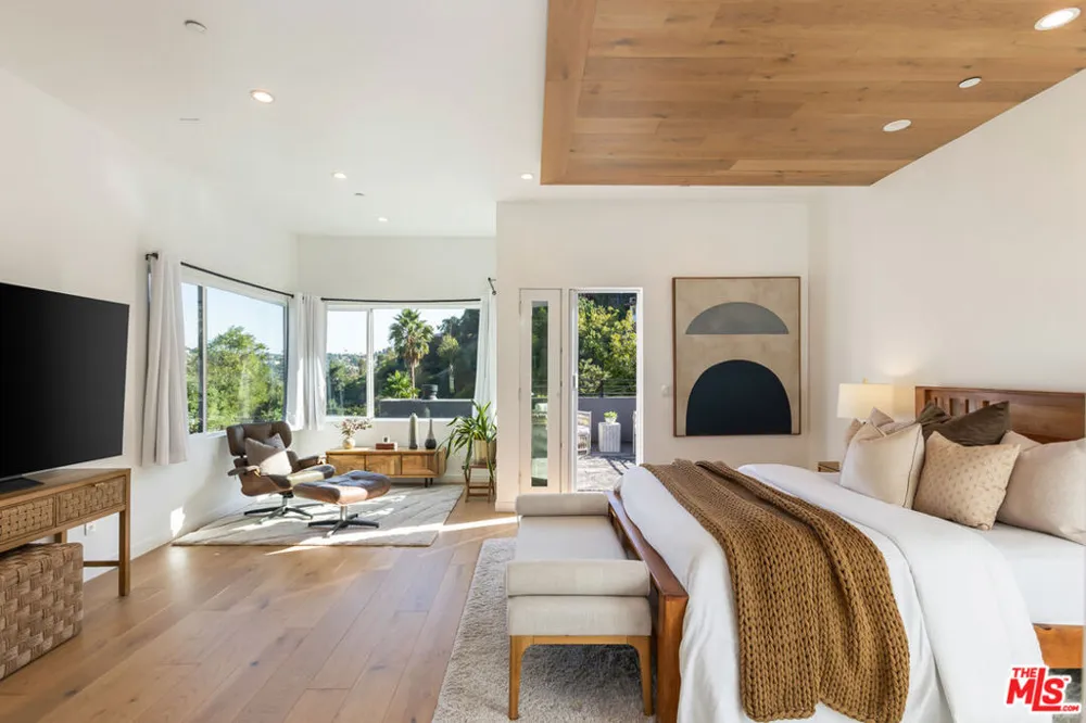 418 Wren Drive Los Angeles, CA 90065