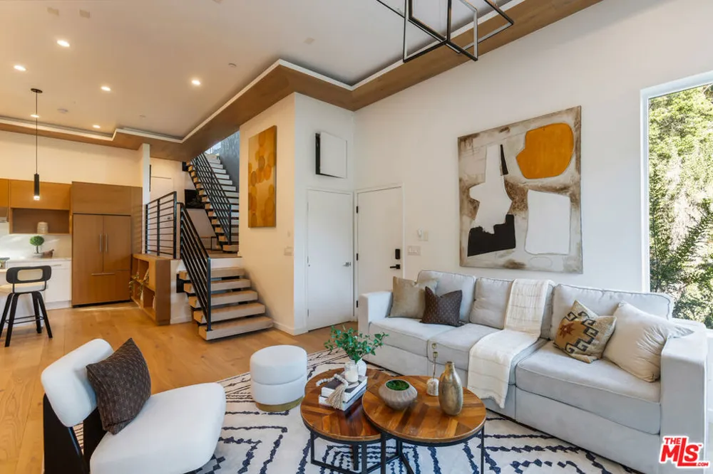 418 Wren Drive Los Angeles, CA 90065