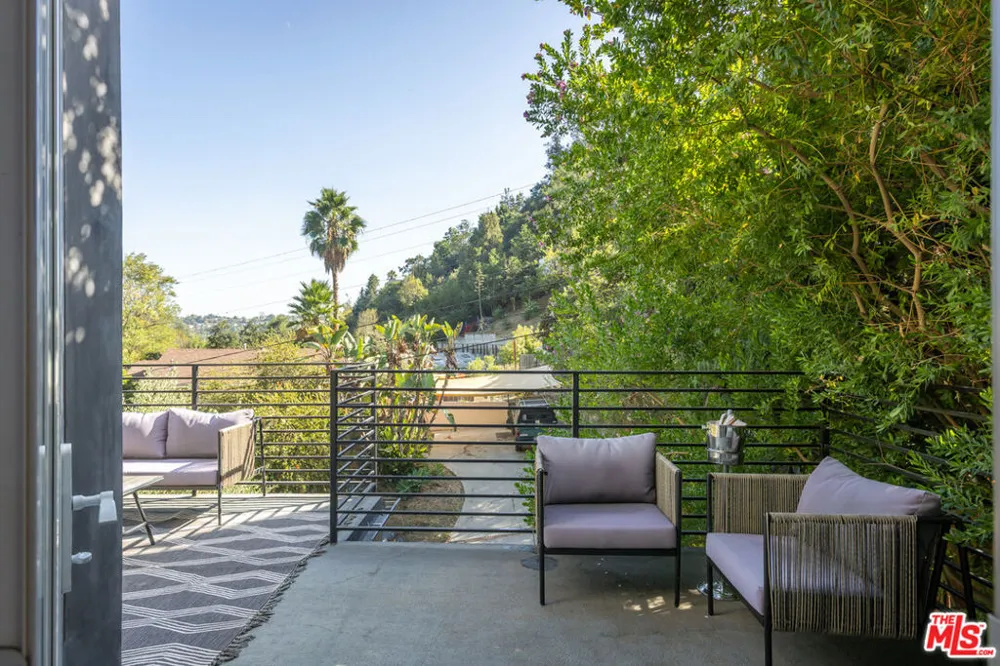 418 Wren Drive Los Angeles, CA 90065