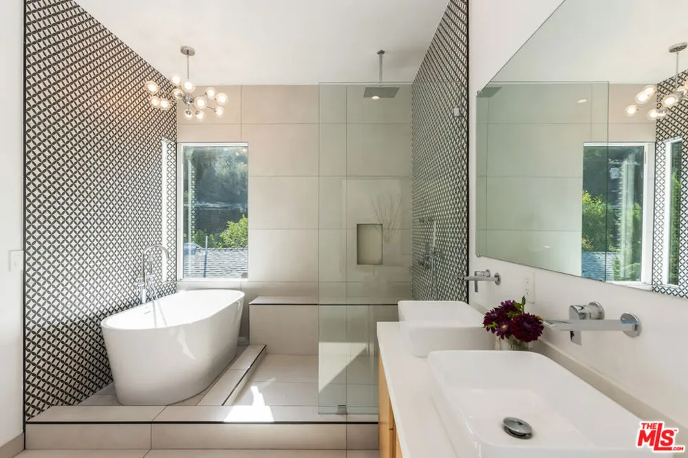 418 Wren Drive Los Angeles, CA 90065