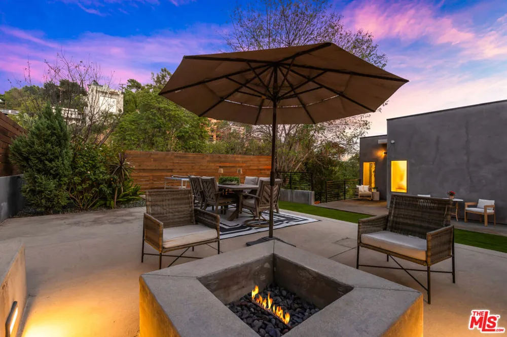 418 Wren Drive Los Angeles, CA 90065