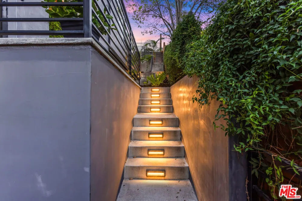 418 Wren Drive Los Angeles, CA 90065