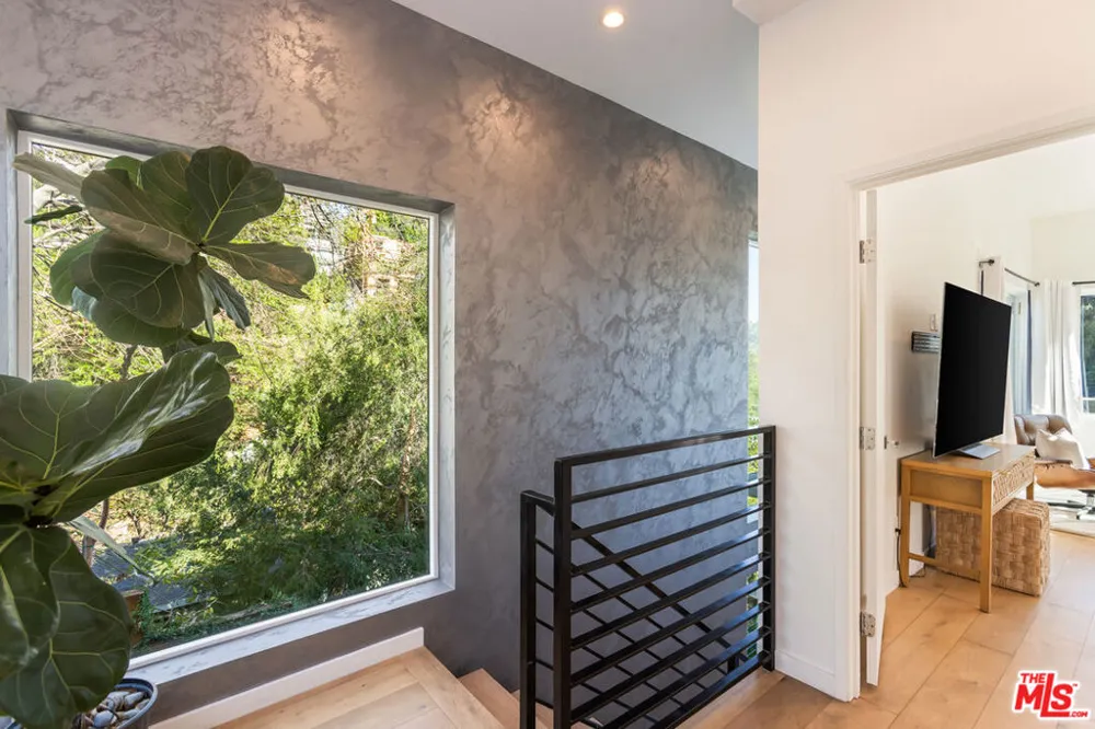 418 Wren Drive Los Angeles, CA 90065