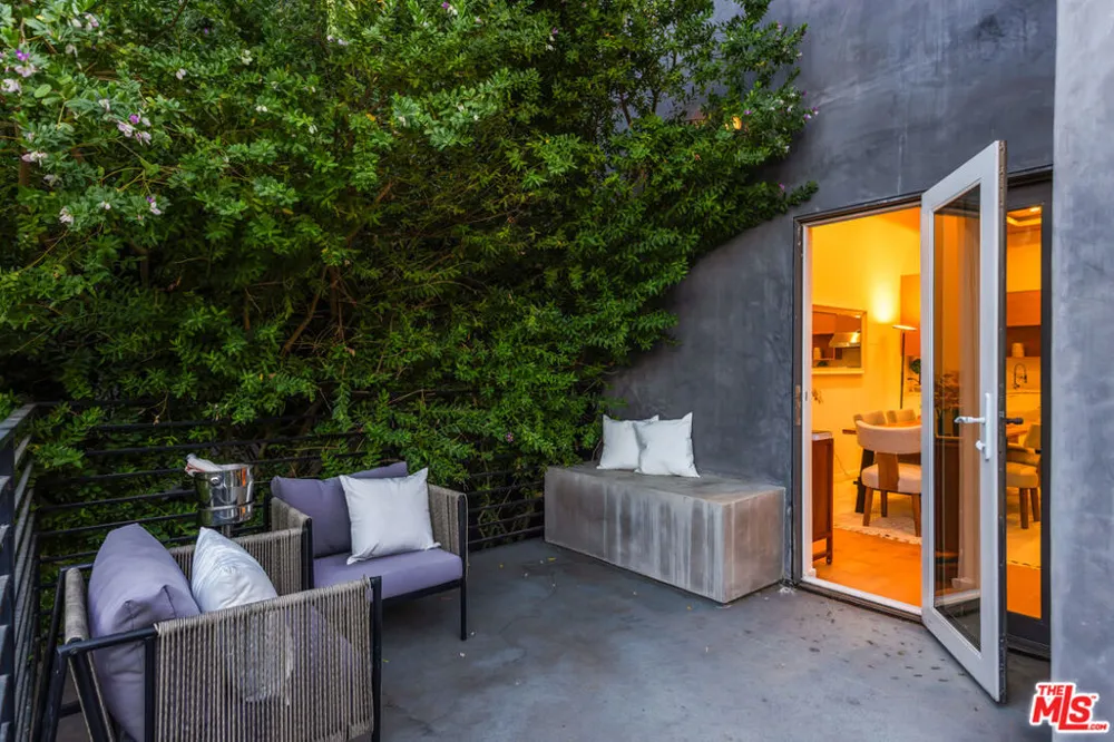 418 Wren Drive Los Angeles, CA 90065