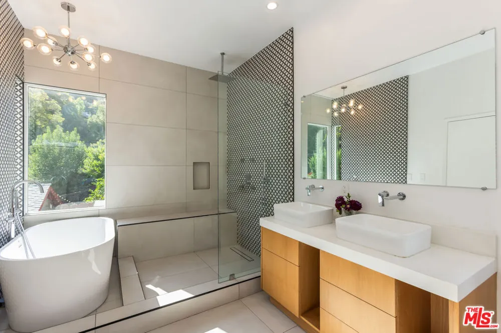 418 Wren Drive Los Angeles, CA 90065