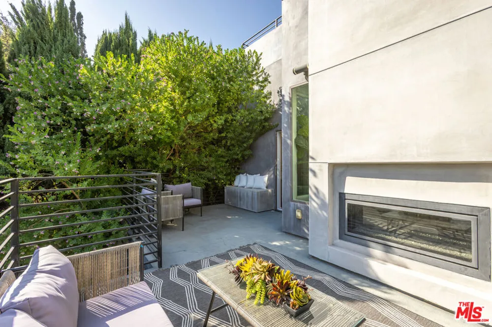 418 Wren Drive Los Angeles, CA 90065
