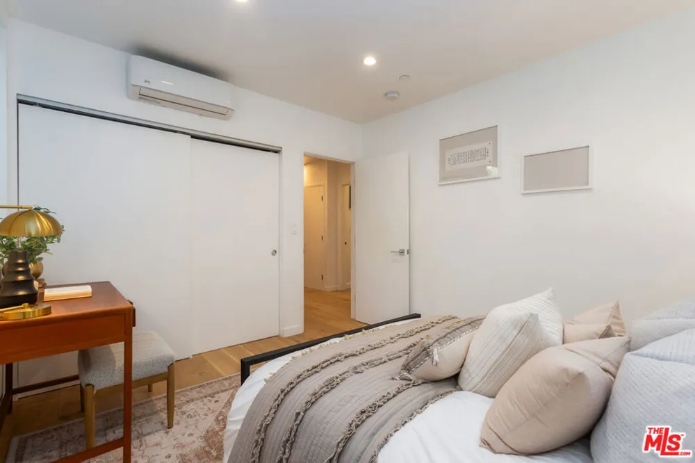 418 Wren Drive Los Angeles, CA 90065
