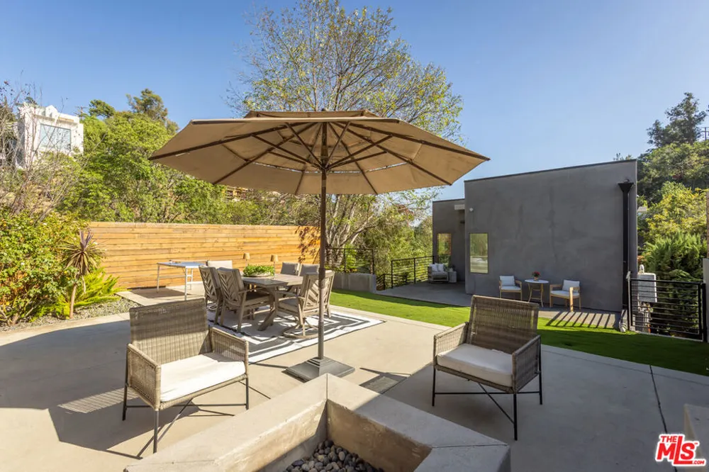418 Wren Drive Los Angeles, CA 90065