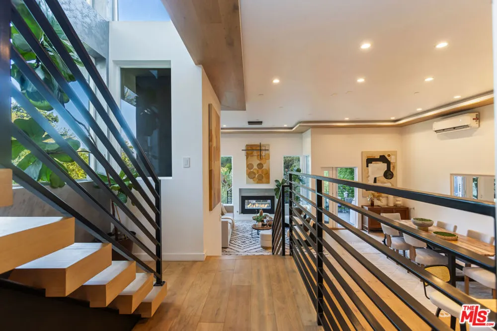418 Wren Drive Los Angeles, CA 90065