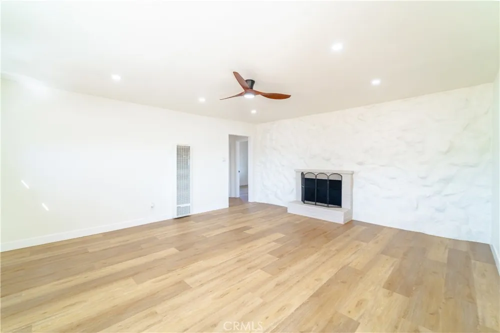 20368 Bailly Perris, CA 92570