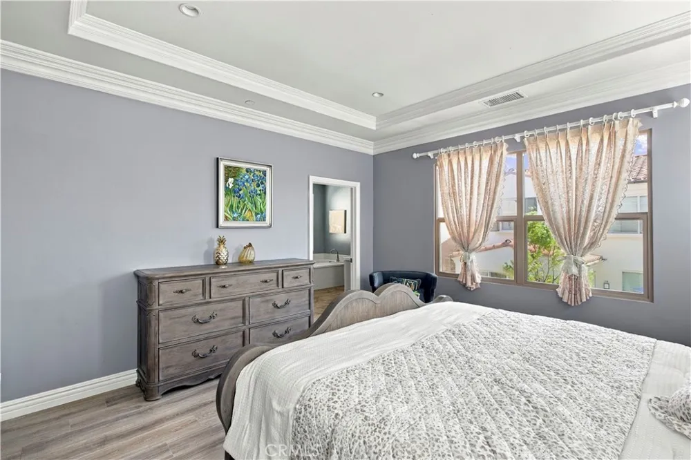 56 Quill Irvine, CA 92620
