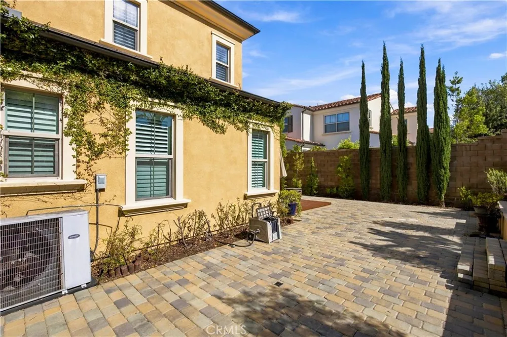 56 Quill Irvine, CA 92620