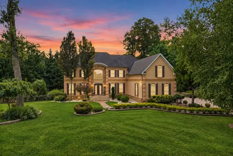 2 Lexington Court