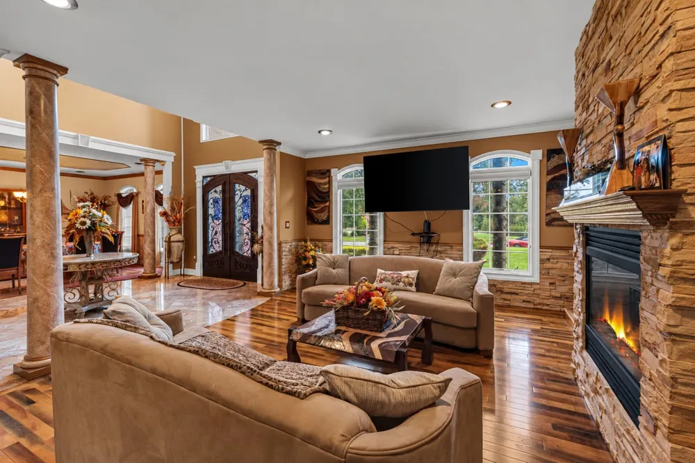 2 Lexington Court Monroe, NJ 08831