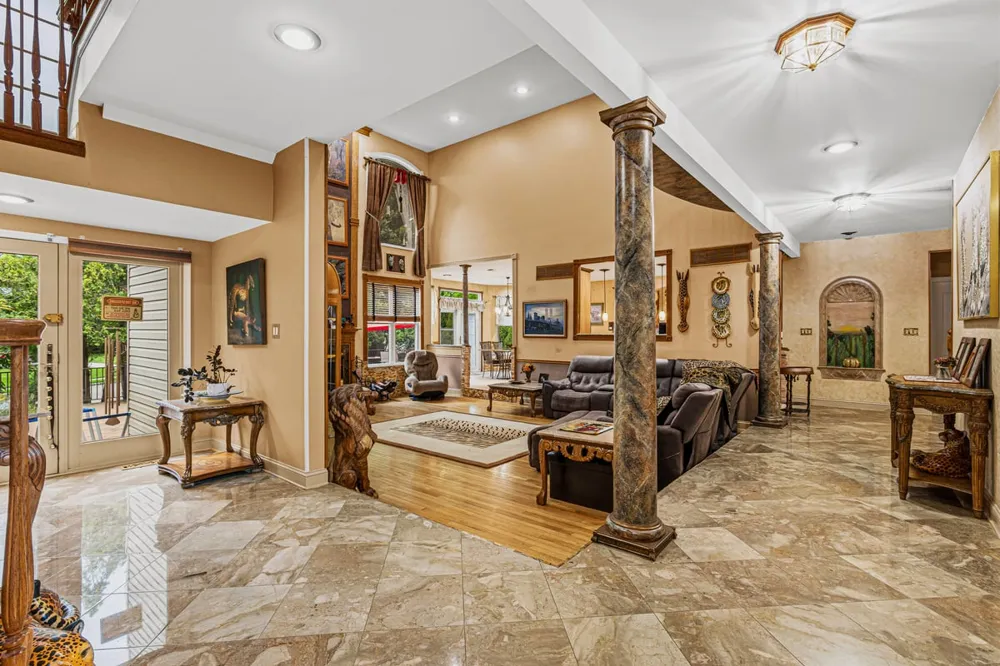 2 Lexington Court Monroe, NJ 08831
