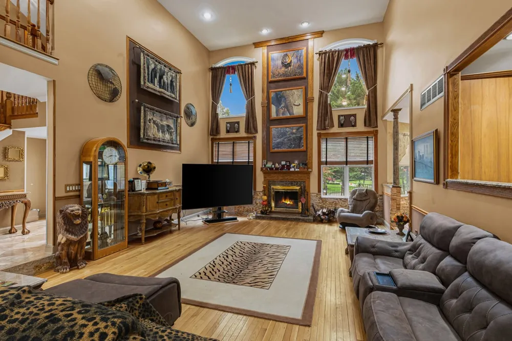 2 Lexington Court Monroe, NJ 08831