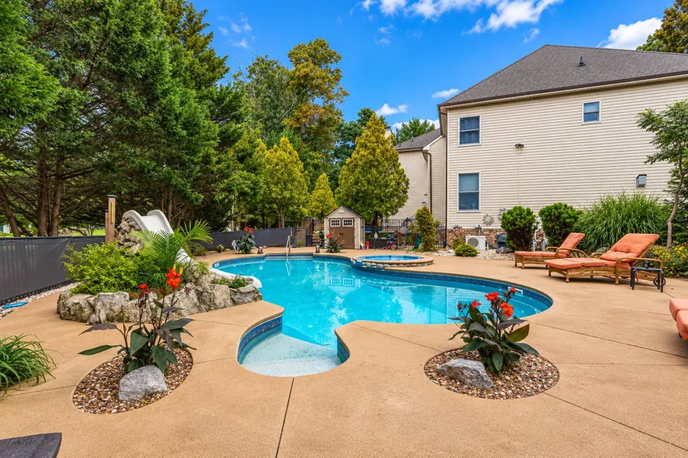 2 Lexington Court Monroe, NJ 08831