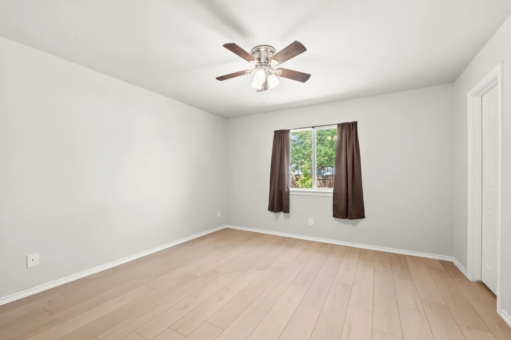 112 Brianna Circle Johnson City, TX 78636