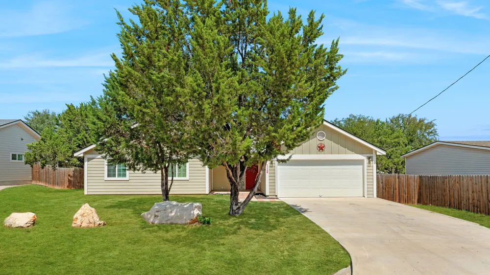 112 Brianna Circle Johnson City, TX 78636