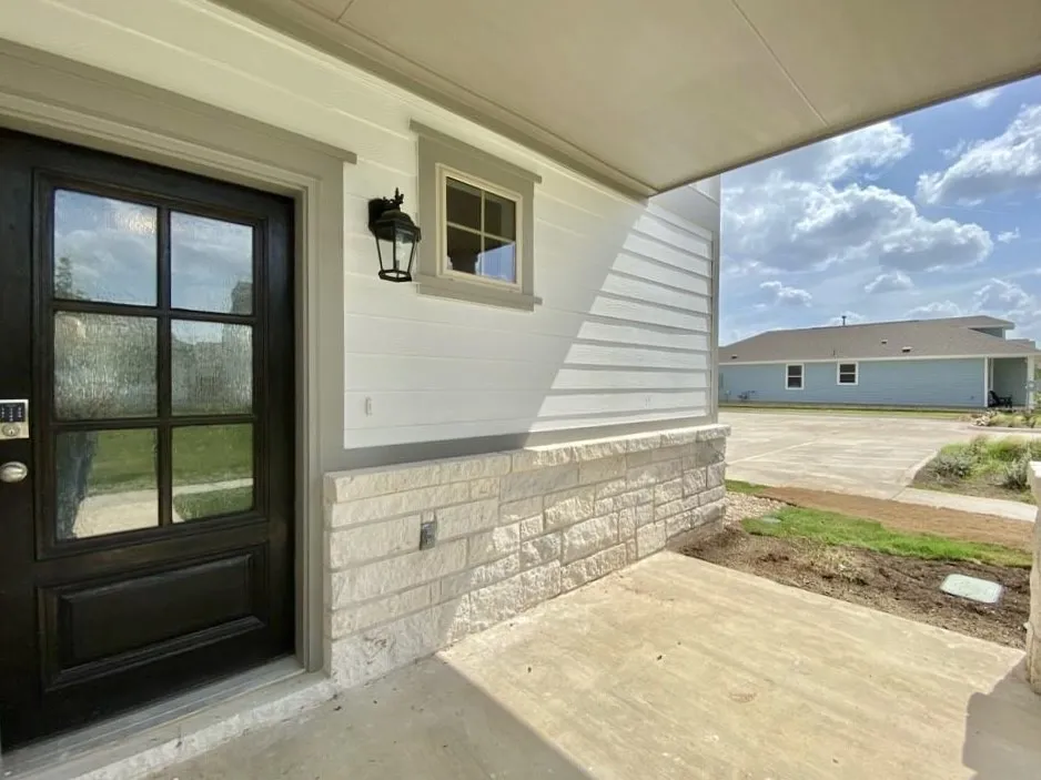 2525 Pecan Island Drive Leander, TX 78641