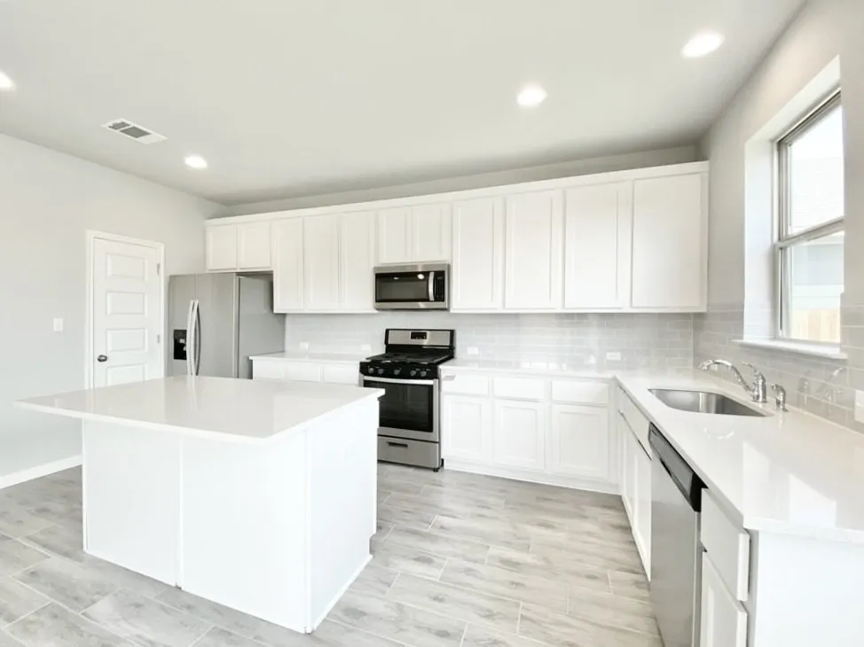 2525 Pecan Island Drive Leander, TX 78641