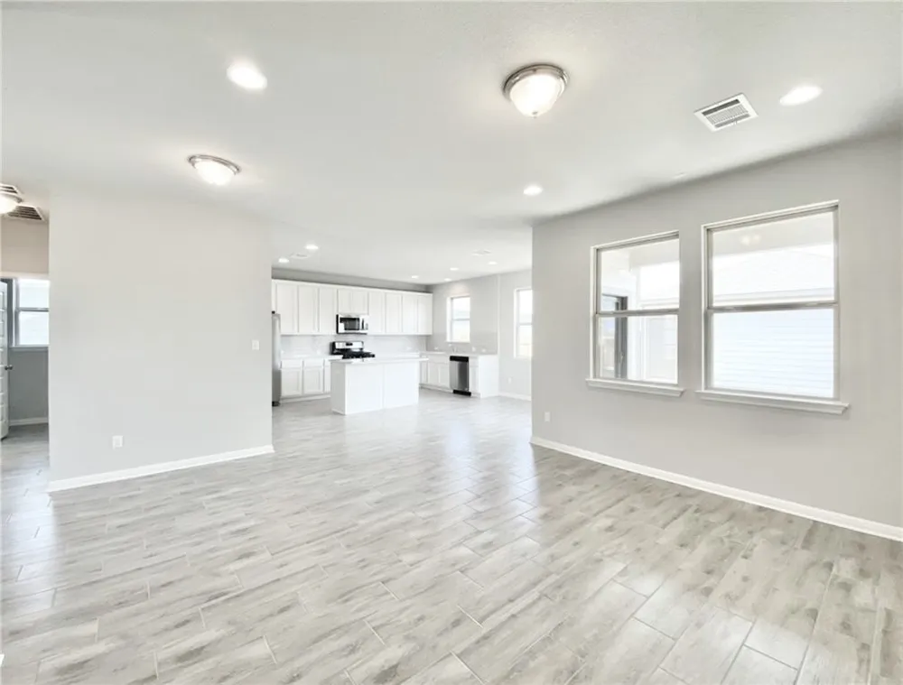 2525 Pecan Island Drive Leander, TX 78641