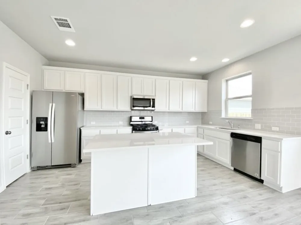 2525 Pecan Island Drive Leander, TX 78641