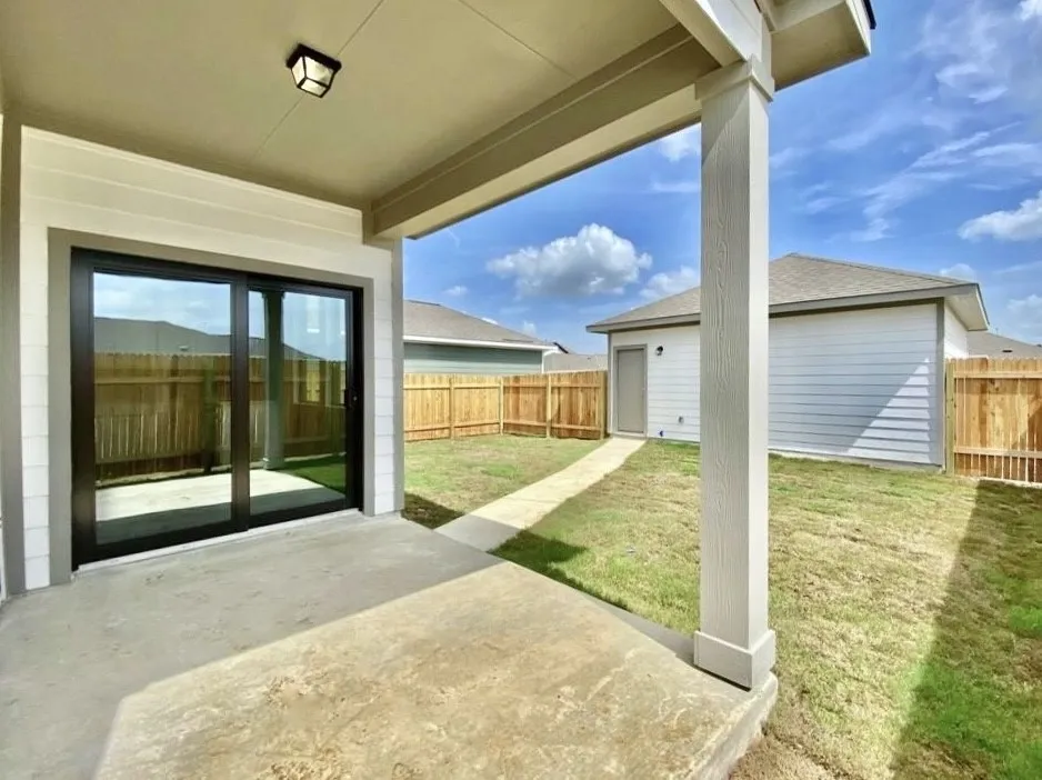 2525 Pecan Island Drive Leander, TX 78641