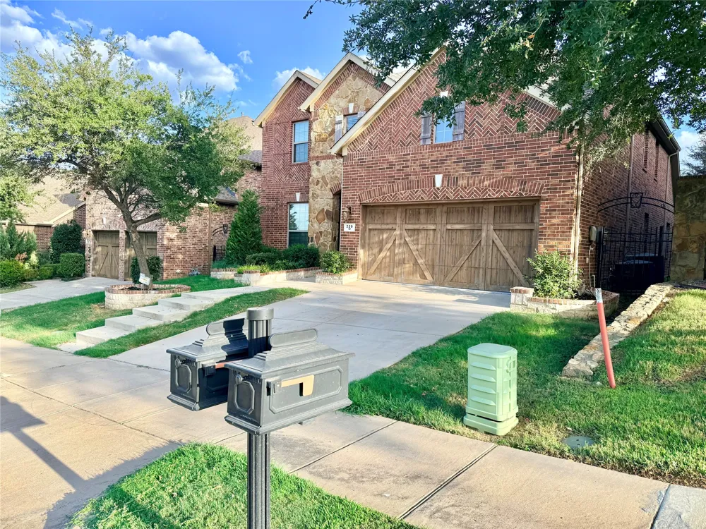 220 Rolling Fork Bend Irving, TX 75039