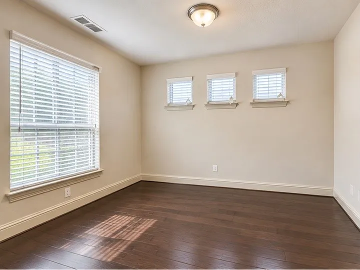 220 Rolling Fork Bend Irving, TX 75039