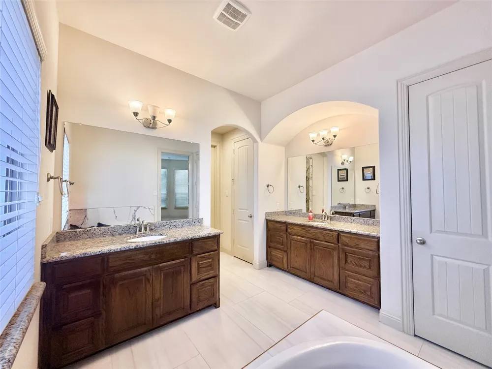 220 Rolling Fork Bend Irving, TX 75039