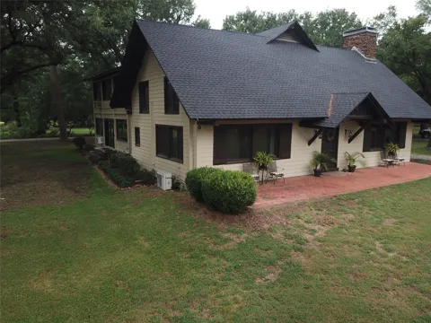1747 W Highway 84