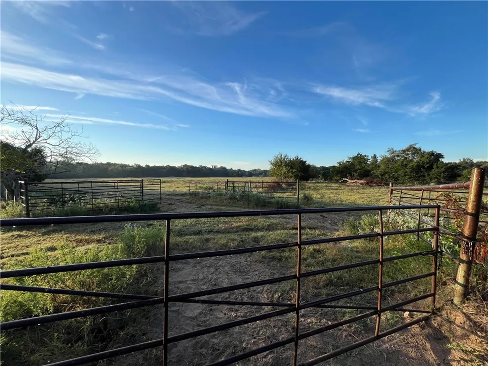 1747 W Highway 84 Mexia, TX 76667