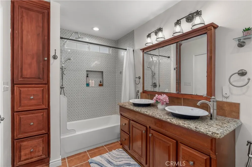 5332 Pearce Lakewood, CA 90712