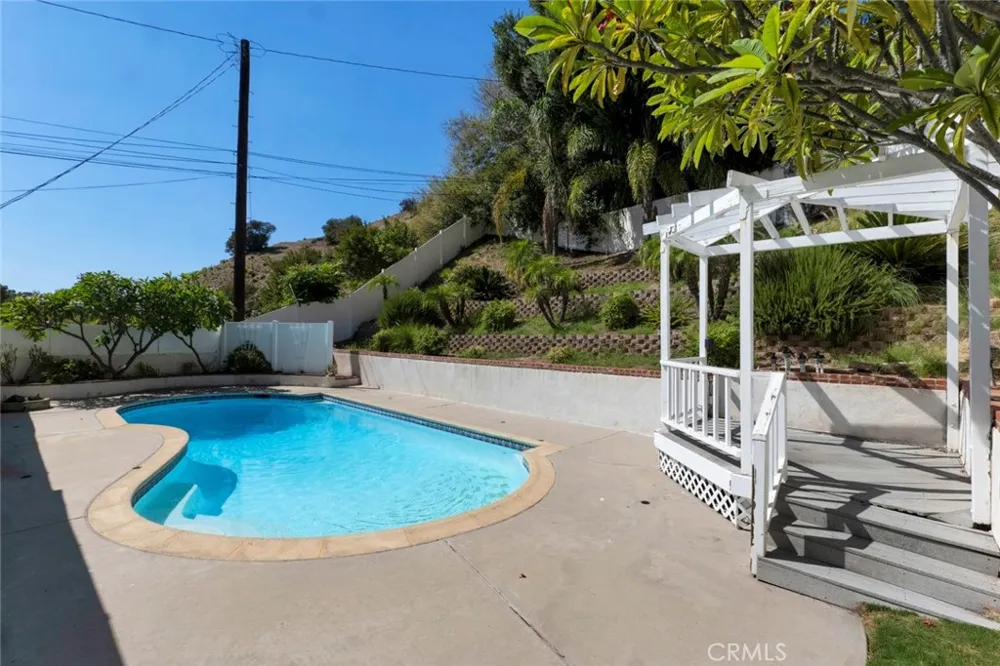 10025 Roscoe Boulevard Sun Valley, CA 91352