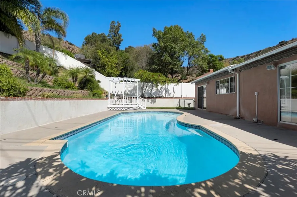 10025 Roscoe Boulevard Sun Valley, CA 91352