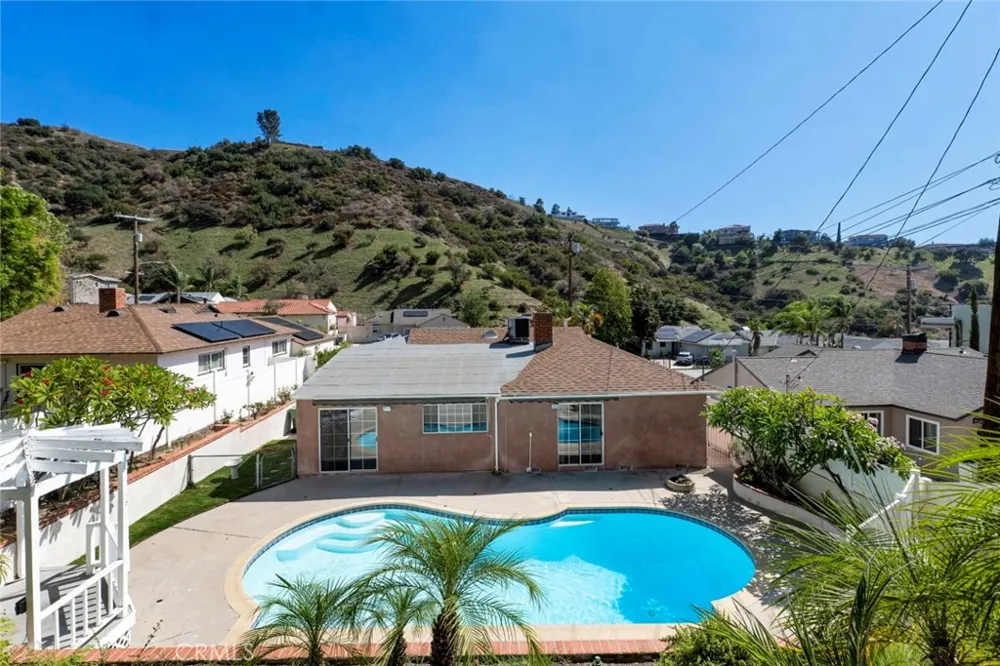 10025 Roscoe Boulevard Sun Valley, CA 91352