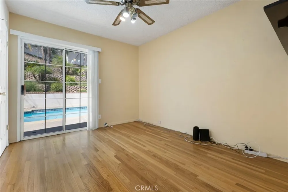 10025 Roscoe Boulevard Sun Valley, CA 91352