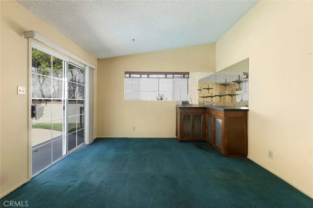 10025 Roscoe Boulevard Sun Valley, CA 91352