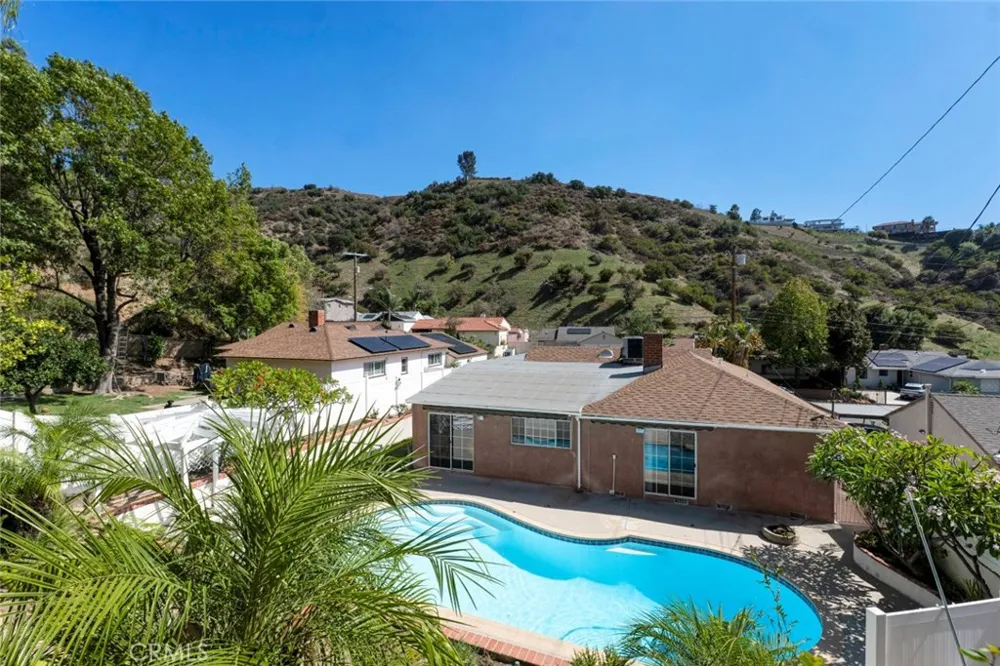 10025 Roscoe Boulevard Sun Valley, CA 91352