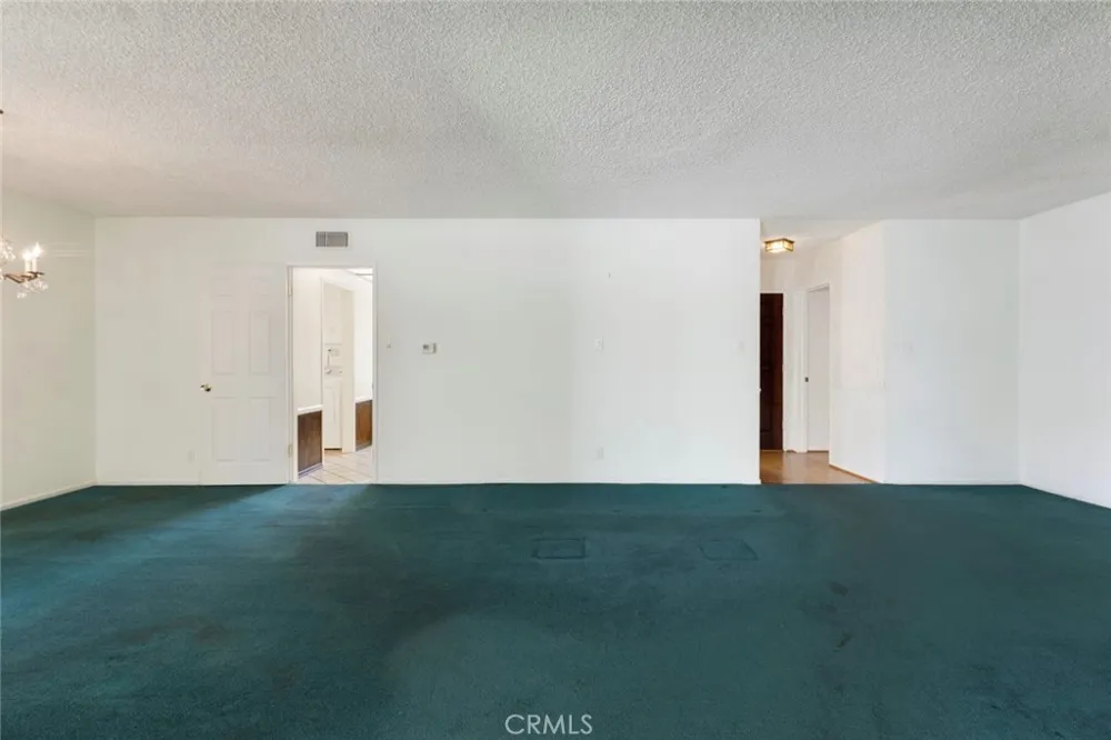 10025 Roscoe Boulevard Sun Valley, CA 91352