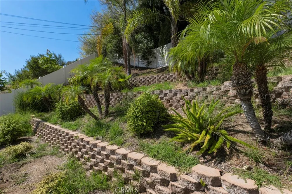 10025 Roscoe Boulevard Sun Valley, CA 91352