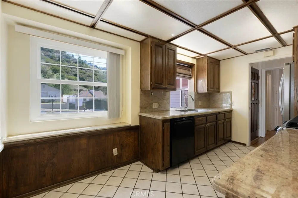 10025 Roscoe Boulevard Sun Valley, CA 91352