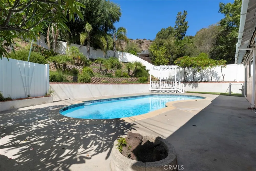10025 Roscoe Boulevard Sun Valley, CA 91352