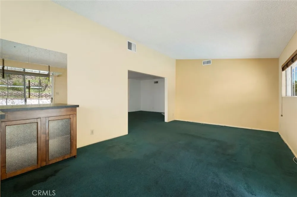 10025 Roscoe Boulevard Sun Valley, CA 91352