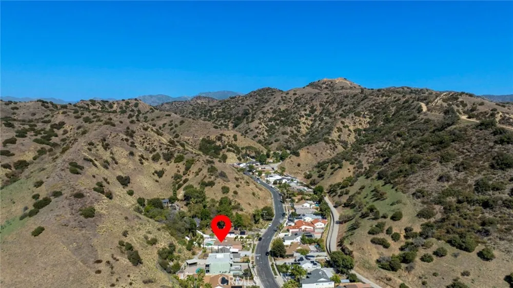 10025 Roscoe Boulevard Sun Valley, CA 91352