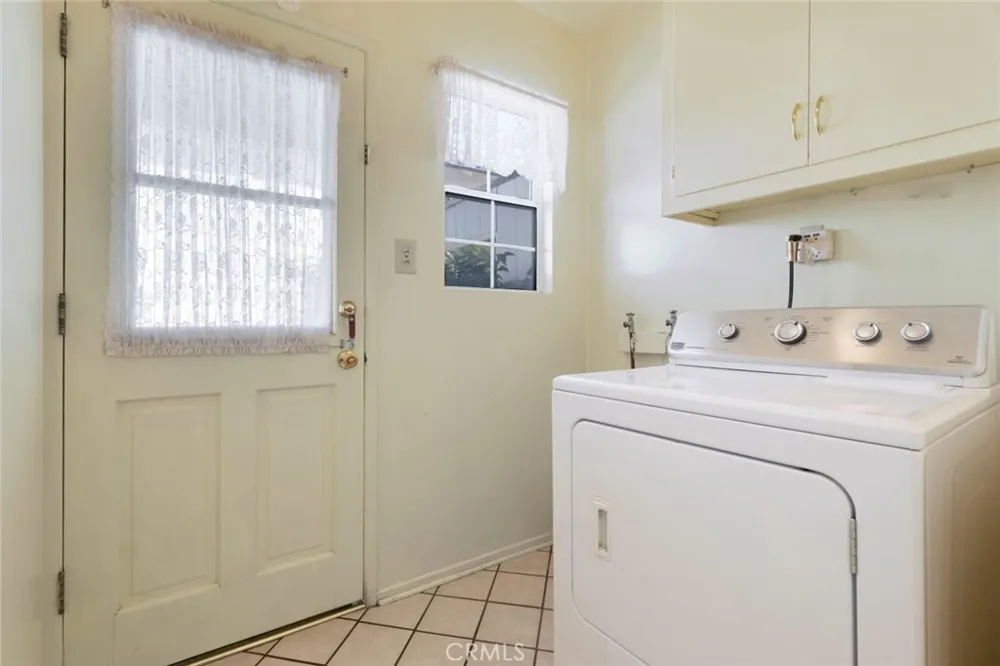 10025 Roscoe Boulevard Sun Valley, CA 91352