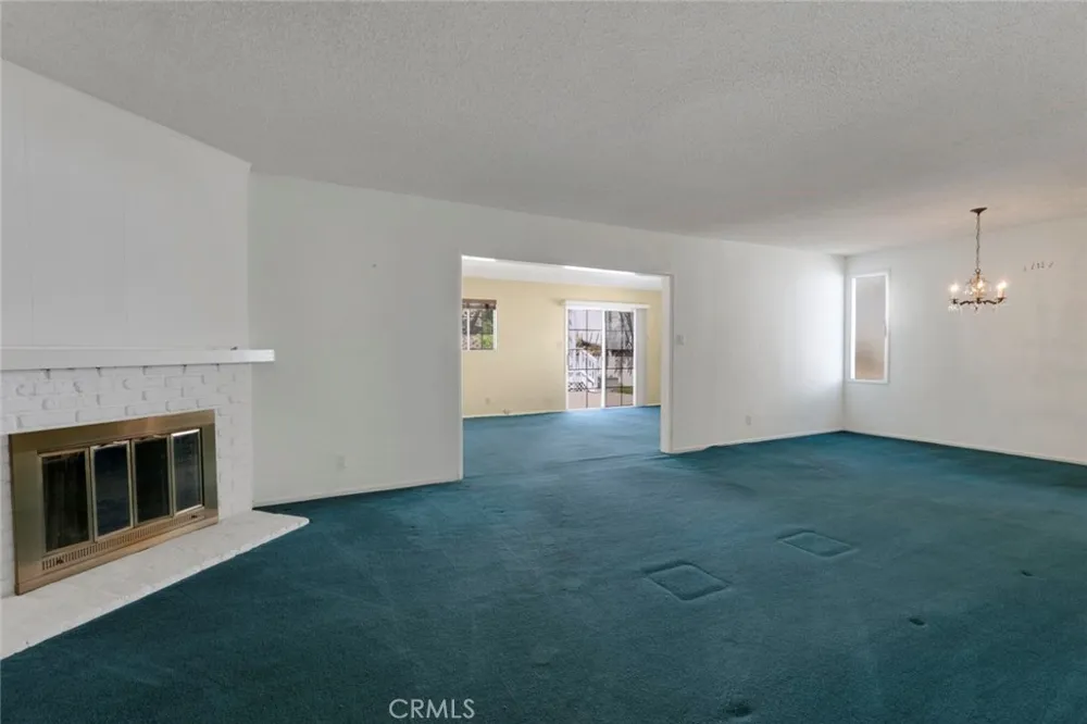 10025 Roscoe Boulevard Sun Valley, CA 91352