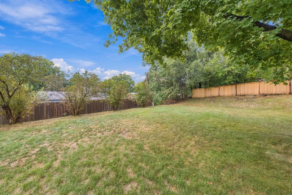 2102 Opal Drive Eagan, MN 55122